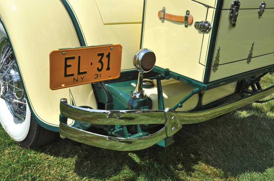 Детали экстерьера Cord L-29 Convertible 1931 года  (фото 4 из 51)